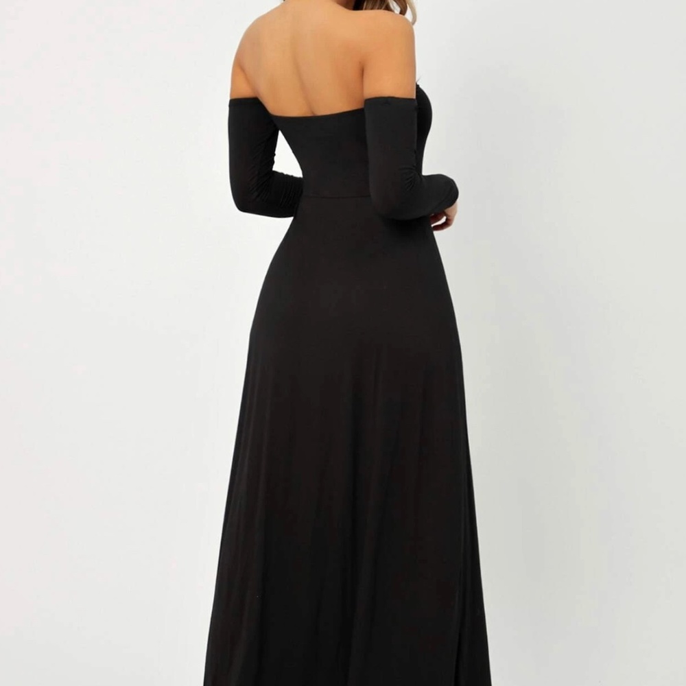 Off-shoulder dress with high opening